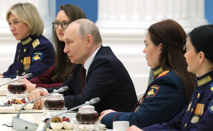 Наши женщины всегда отличаются особым отношением к делу, которому служат