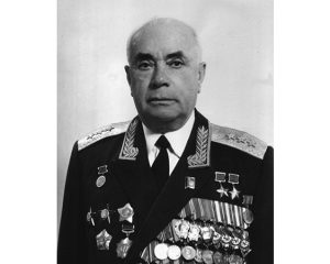 Генерал-полковник Д. Драгунский.