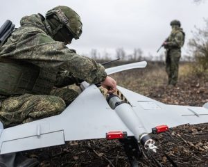 С решимостью поражаем живую силу и технику врага