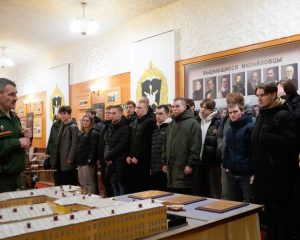 Знакомство с прославленным учебным заведением.