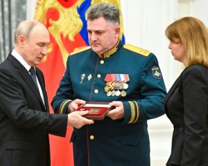 Кто брал высоты ради Родины, ради народа.