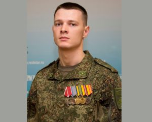 Очищая землю от смертоносного металла.