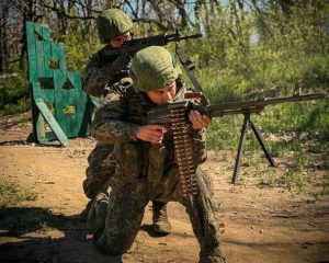 За бетонными стенами врагу не спрятаться.