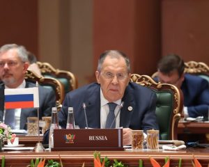 Сергей ЛАВРОВ: Россия предпочитает дипломатический путь.