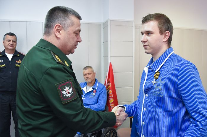 Проявившим мужество и отвагу