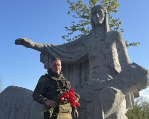 В нас вечная память, с ней в бой мы идём