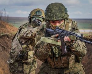 Они показывают выдающийся пример мужества и верности воинскому долгу.