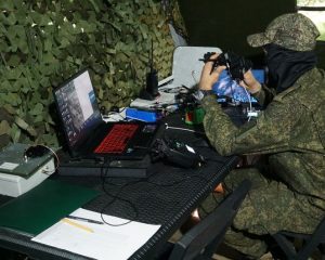 Кто военной наукой владеет, тот врага одолеет.