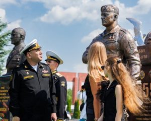 Подвиг, увековеченный в бронзе.