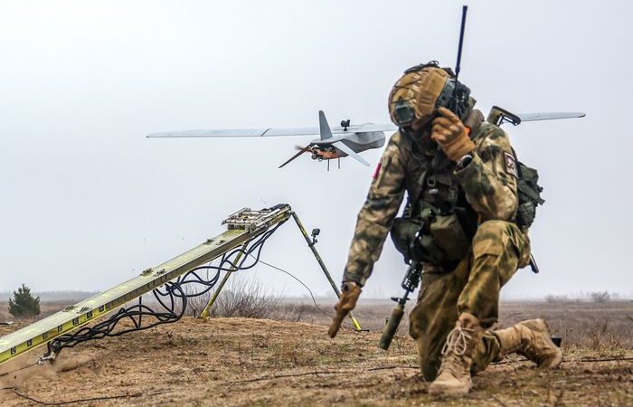 Им сверху видно всё.