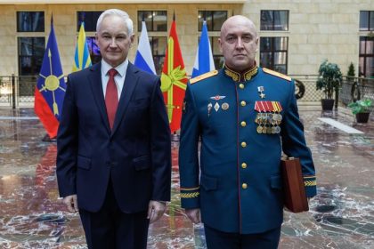 Награды за высочайшее мастерство и исключительное мужество.
