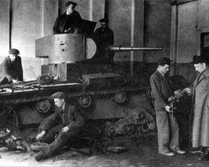 Ремонт танка Т-26.