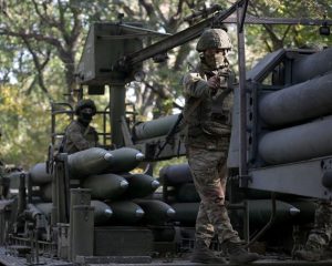Их боевые навыки, бесстрашиеи отвага ломают хребет врагу.