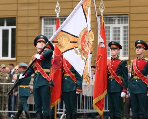 Укрепляя и умножая героические традиции.