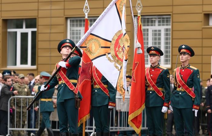 Укрепляя и умножая героические традиции.