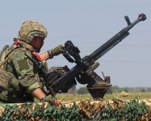 По дронам – крупным калибром.