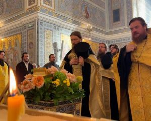 Севастополь встретил святыню