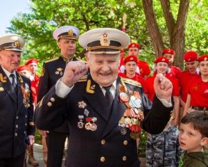 С благодарностью к поколению победителей.