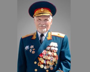 Он знает цену Победы.