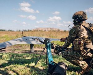 Решительно поражаем живую силу и технику противника.