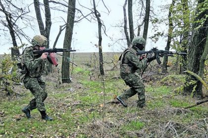 Сквозь дым – к опорному пункту противника.