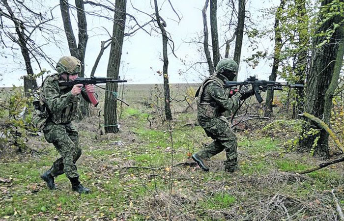 Сквозь дым – к опорному пункту противника.