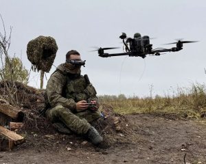 Непрерывным натиском сминаем боевые порядки противника.