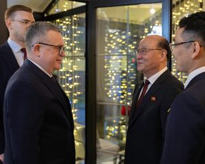 Курсом стратегического партнёрства